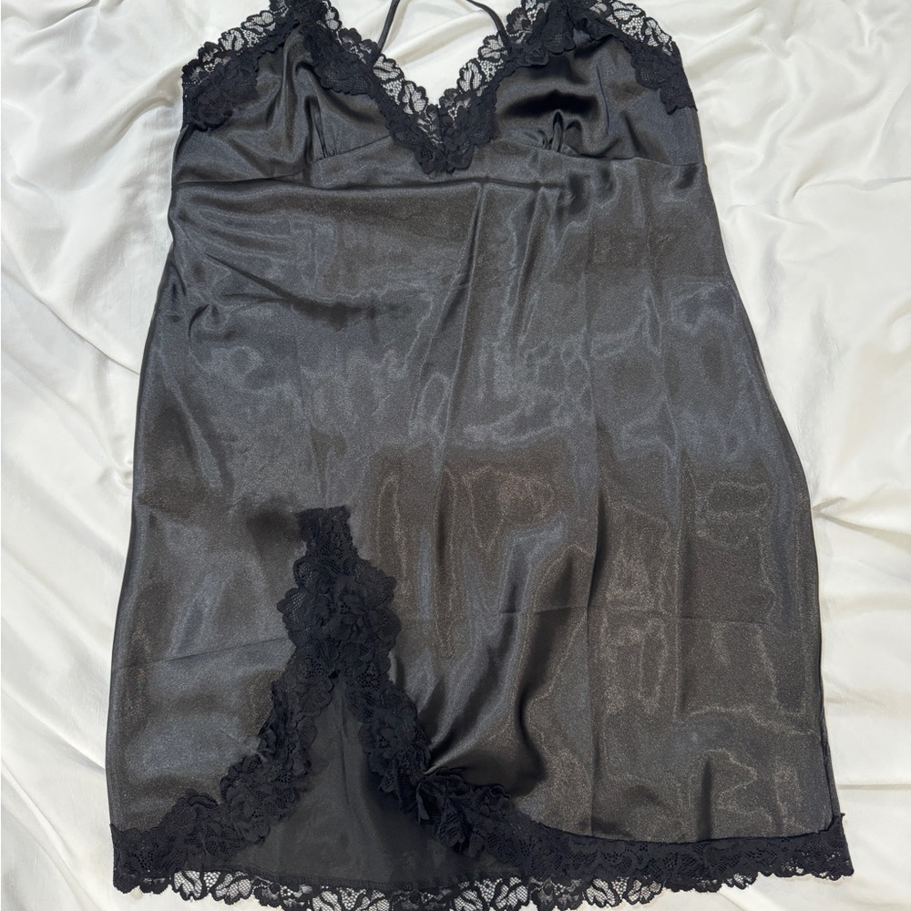 Elegant Black Lace Trim Nightgown
